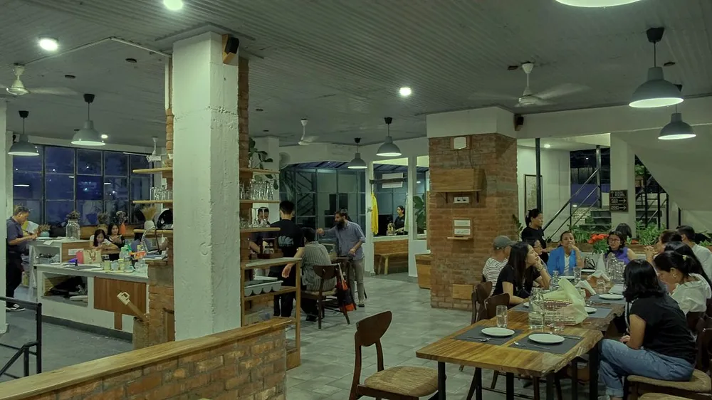 Guests dining in the Kengbari restaurant